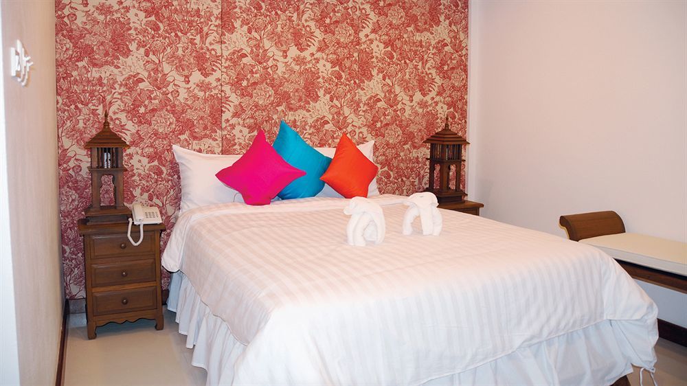Lullaby Inn Silom Бангкок Экстерьер фото